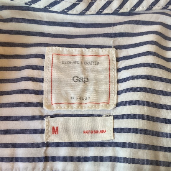Gap size Medium blue stripe button up shirt - Picture 2 of 6